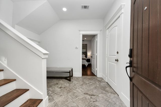 916 W 20th Street, Houston, TX 77008