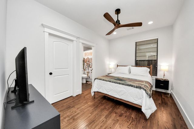 916 W 20th Street, Houston, TX 77008