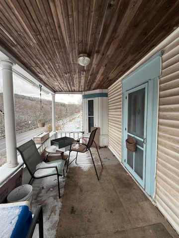 511 VT Route 25, Topsham, VT 05076