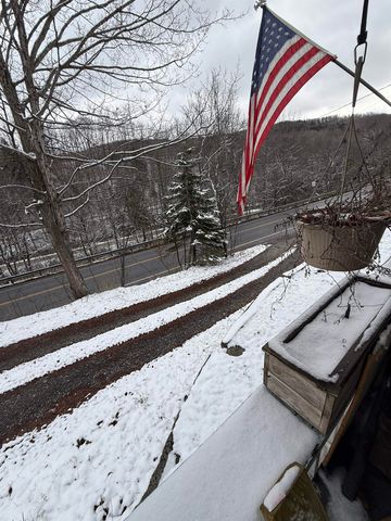 511 VT Route 25, Topsham, VT 05076