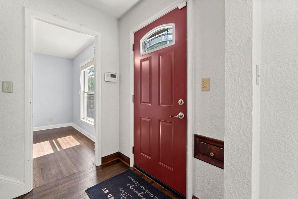 1047 Dayton Avenue, Saint Paul, MN 55104 — photo 3