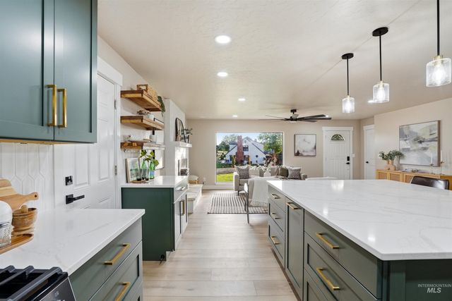 25238 Geri Ln, Caldwell, ID 83607
