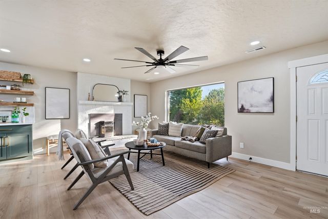 25238 Geri Ln, Caldwell, ID 83607