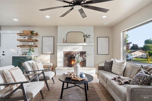 25238 Geri Ln, Caldwell, ID 83607