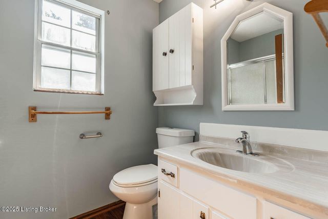 102 Larkspur Dr, Radcliff, KY 40160