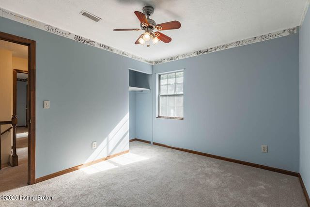 102 Larkspur Dr, Radcliff, KY 40160