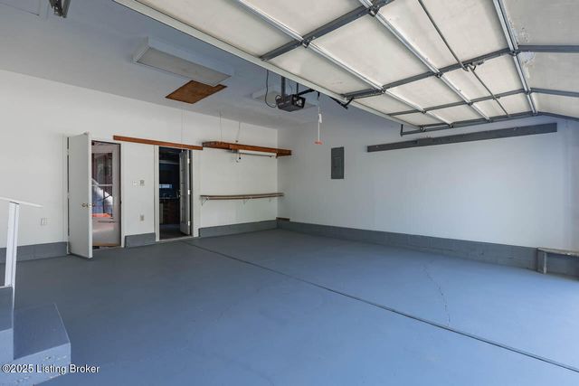 102 Larkspur Dr, Radcliff, KY 40160