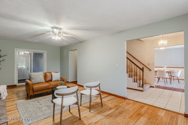 102 Larkspur Dr, Radcliff, KY 40160