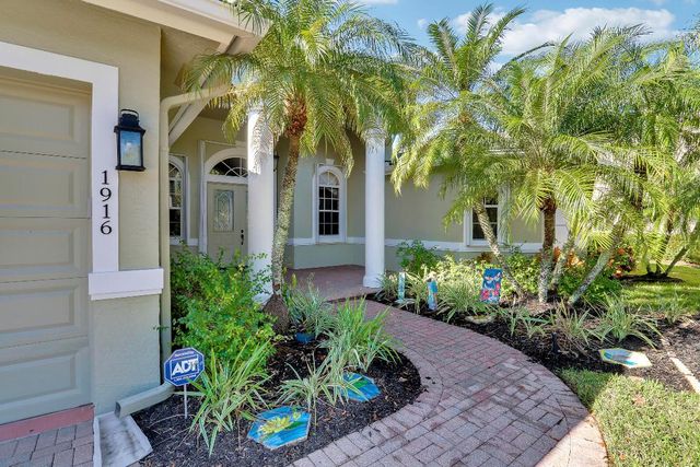 1916 SW Wabeek Place, Palm City, FL 34990
