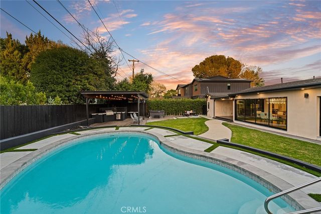 23103 Leonora, Woodland Hills, CA 91367