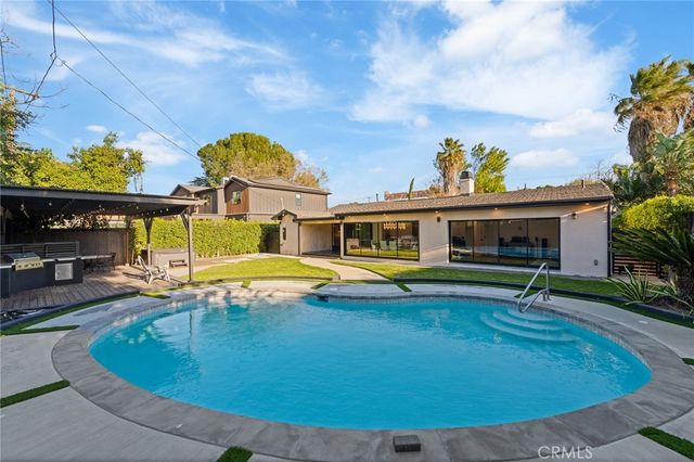 23103 Leonora, Woodland Hills, CA 91367