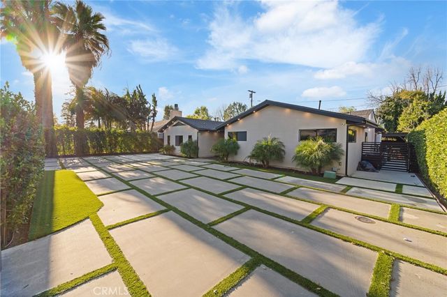 23103 Leonora, Woodland Hills, CA 91367