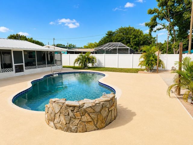 6242 68TH AVENUE N, Pinellas Park, FL 33781