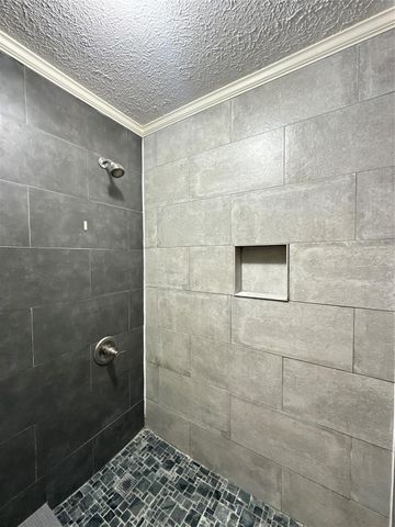 7313 Gulf Freeway 903, Houston, TX 77017