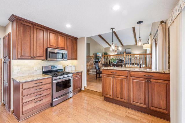 7553 Mariner Drive, Maple Grove, MN 55311