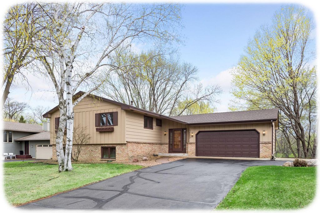 7553 Mariner Drive, Maple Grove, MN 55311
