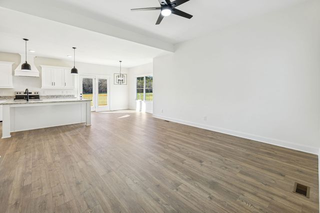 6041 Hurricane Creek Rd, Woodbury, TN 37190