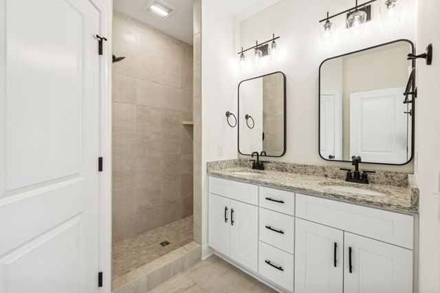 6041 Hurricane Creek Rd, Woodbury, TN 37190