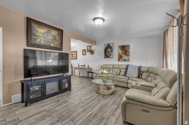 366 N 175 E, North Salt Lake, UT 84054