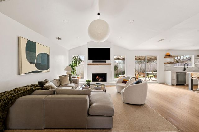 4701 Travis Country CIR, Austin, TX 78735