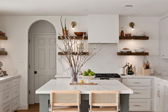 4701 Travis Country CIR, Austin, TX 78735