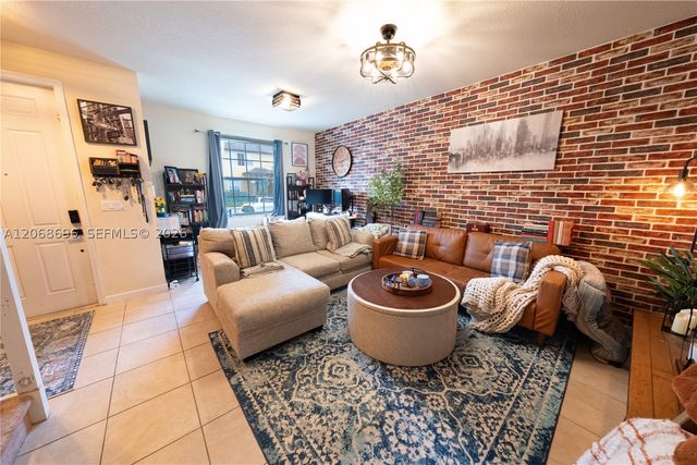 9051 SW 227th St 11, Cutler Bay, FL 33190