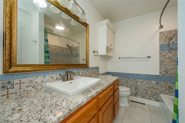 1525 E Virginia Avenue, Des Moines, IA 50320