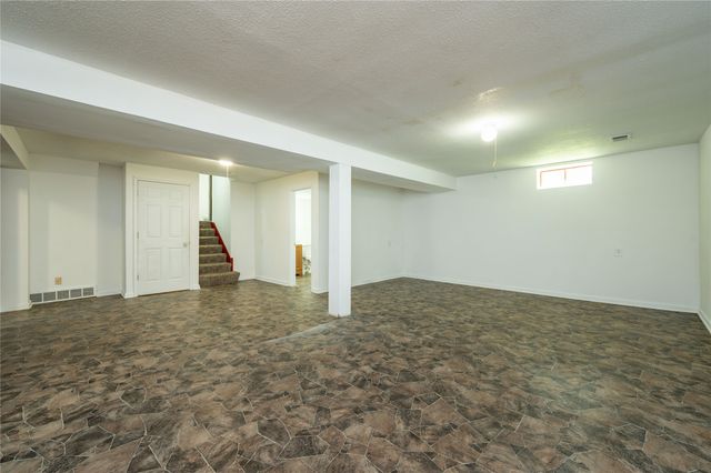 1525 E Virginia Avenue, Des Moines, IA 50320