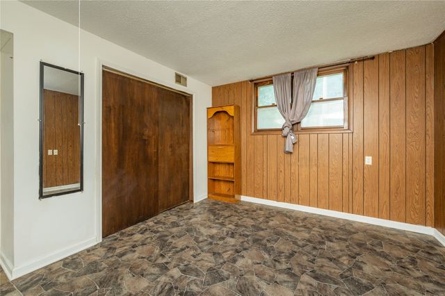 1525 E Virginia Avenue, Des Moines, IA 50320