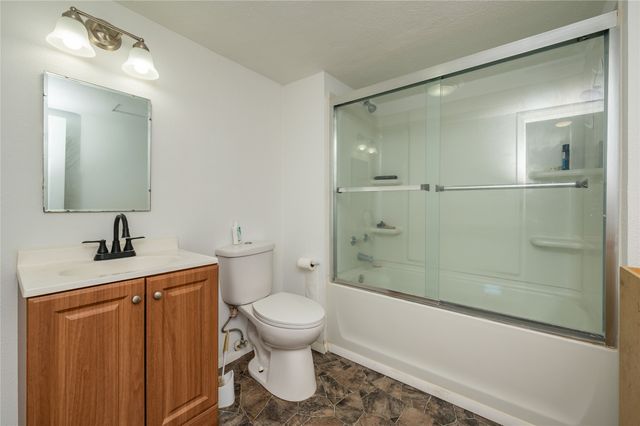 1525 E Virginia Avenue, Des Moines, IA 50320