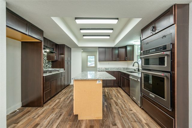 1525 E Virginia Avenue, Des Moines, IA 50320