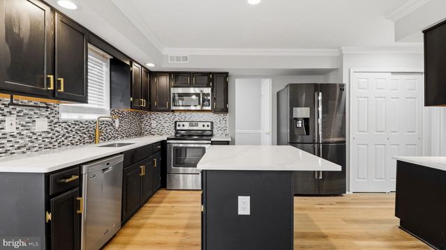 17 CARROLL CT, Sicklerville, NJ 08081