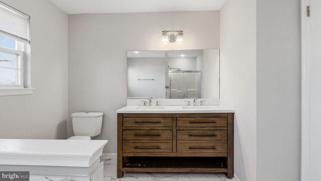 17 CARROLL CT, Sicklerville, NJ 08081