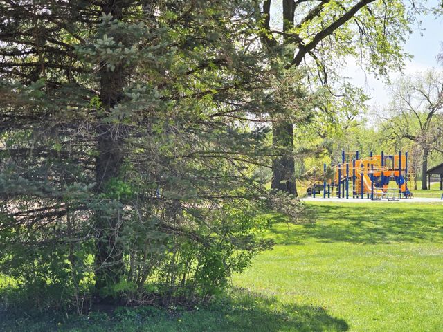 812 2nd Avenue NE, Austin, MN 55912