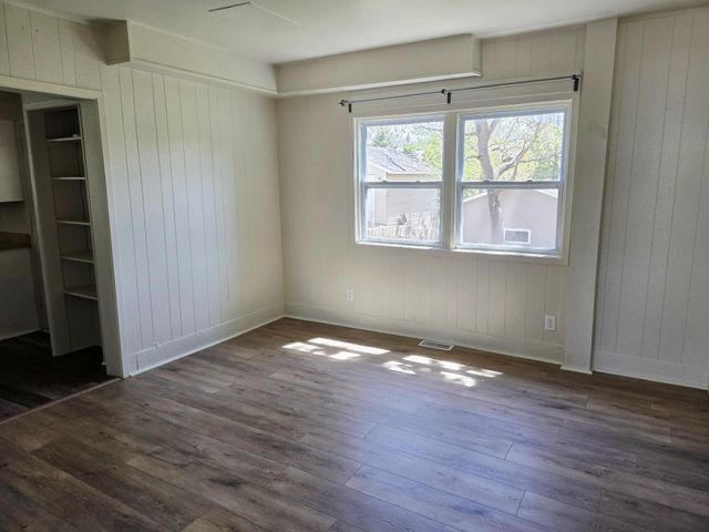 812 2nd Avenue NE, Austin, MN 55912