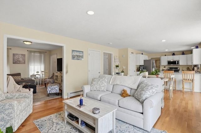 12 Lake View Drive, Ashburnham, MA 01430