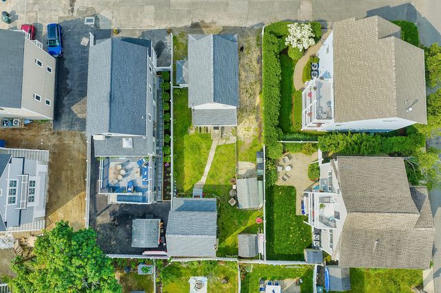 8 Waterbury Avenue, Milford, CT 06460