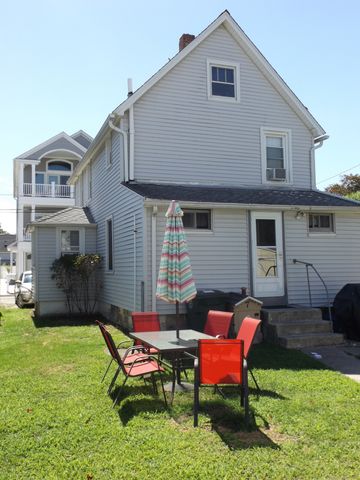 8 Waterbury Avenue, Milford, CT 06460