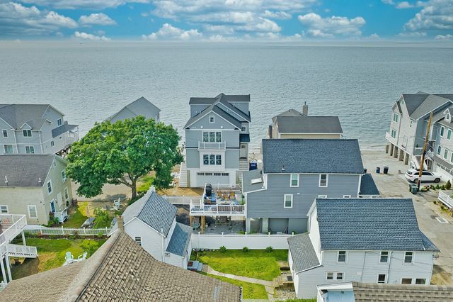 8 Waterbury Avenue, Milford, CT 06460
