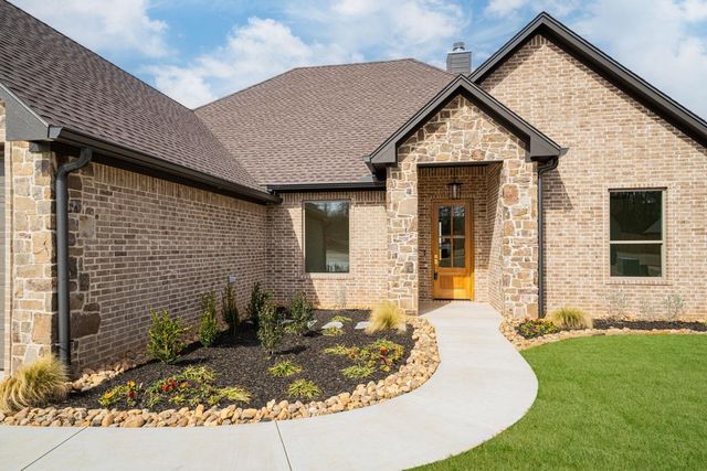 320 Saddle Brook Drive, Hallsville, TX 75650