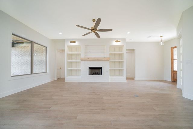 320 Saddle Brook Drive, Hallsville, TX 75650