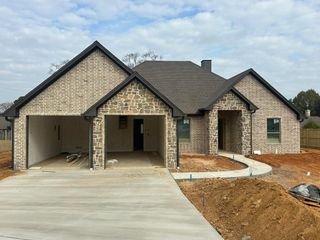 320 Saddle Brook Drive, Hallsville, TX 75650