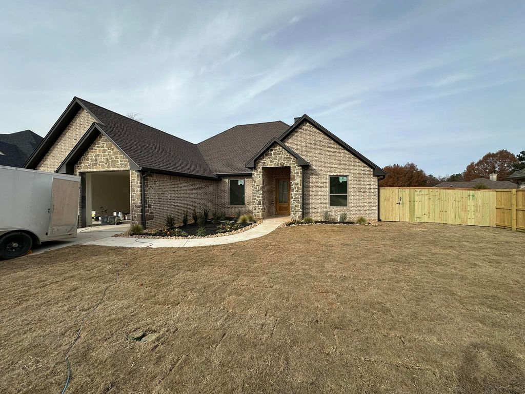320 Saddle Brook Drive, Hallsville, TX 75650