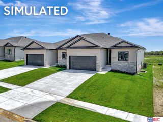 10515 Majestic Lane, Lincoln, NE 68527