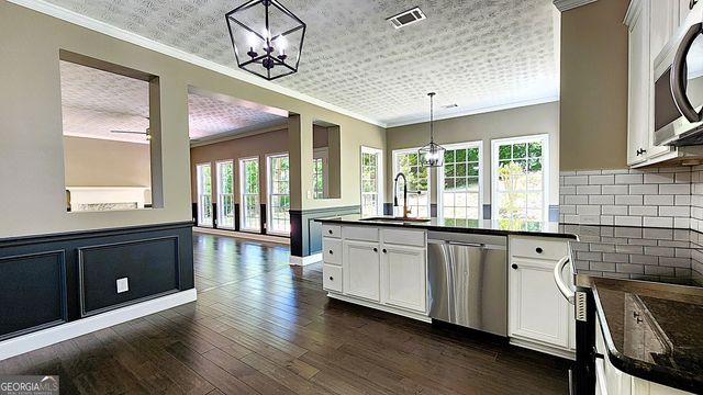 1544 Sky Valley Court, Dacula, GA 30019