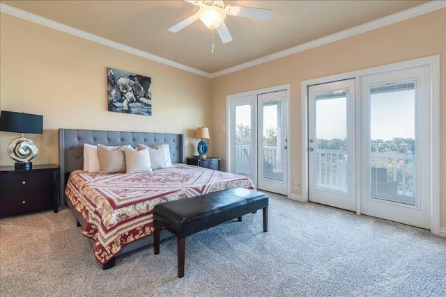 1943 Glencove DR, Kingsland, TX 78639