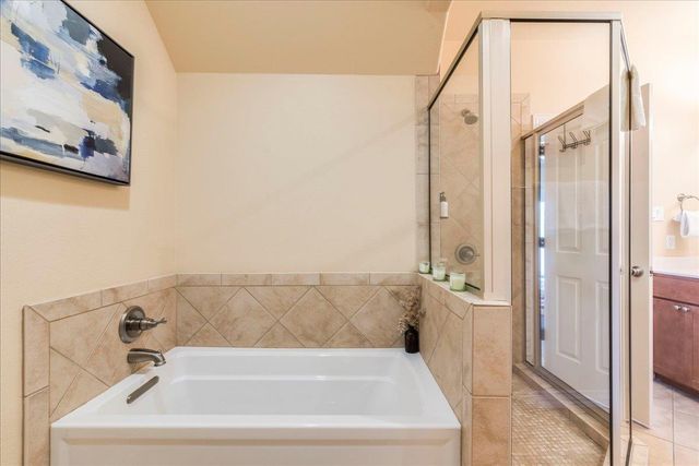 1943 Glencove DR, Kingsland, TX 78639