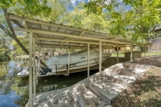 1943 Glencove DR, Kingsland, TX 78639