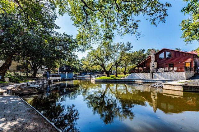 1943 Glencove DR, Kingsland, TX 78639