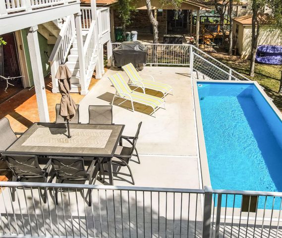 1943 Glencove DR, Kingsland, TX 78639